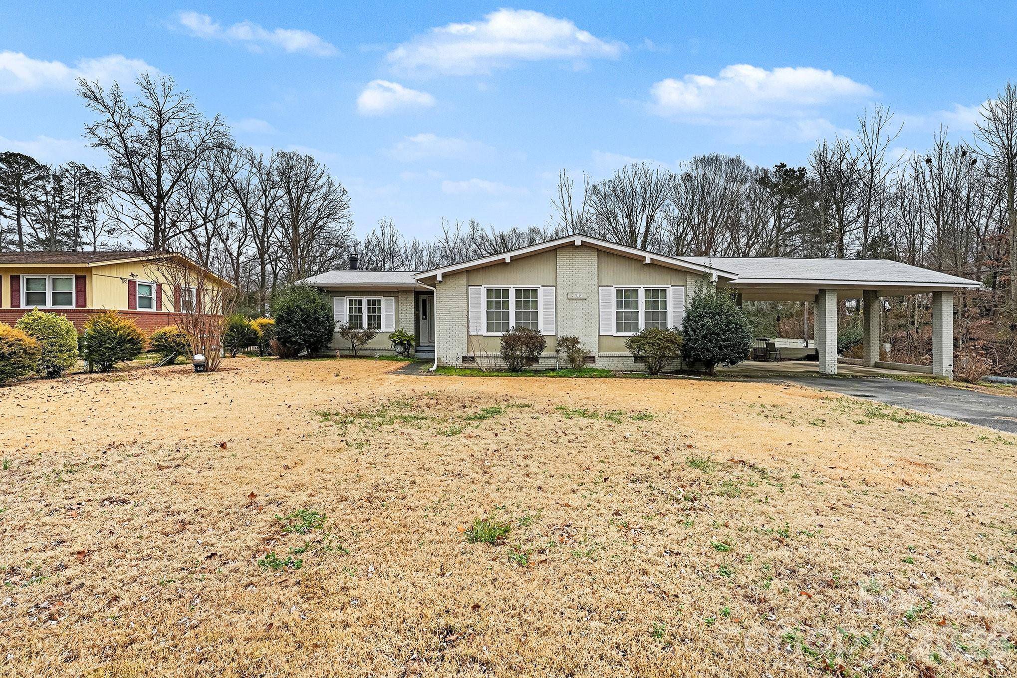 4206 Tipperary PL, Charlotte, NC 28215