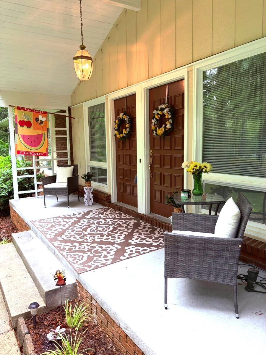 106 E Laurel LN, Etowah, NC 28729