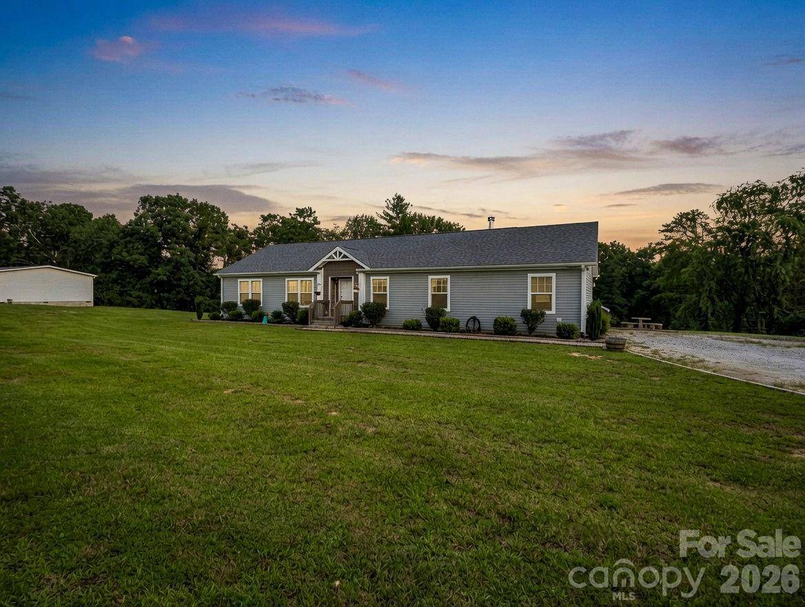 213 Big Oak RD, Hendersonville, NC 28792