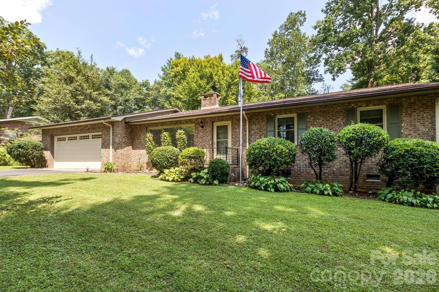 29 S Greenwood Forest DR, Etowah, NC 28729