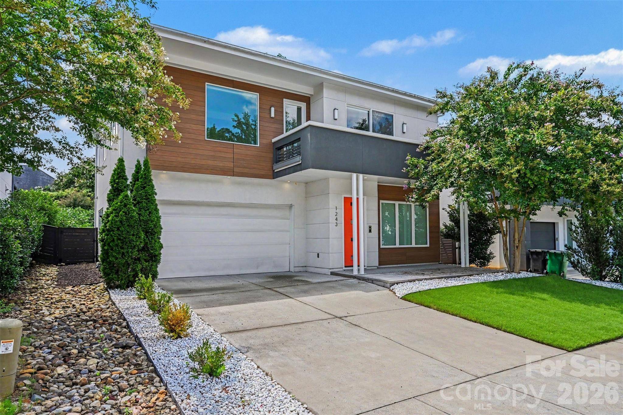 1243 Realta DR, Charlotte, NC 28211