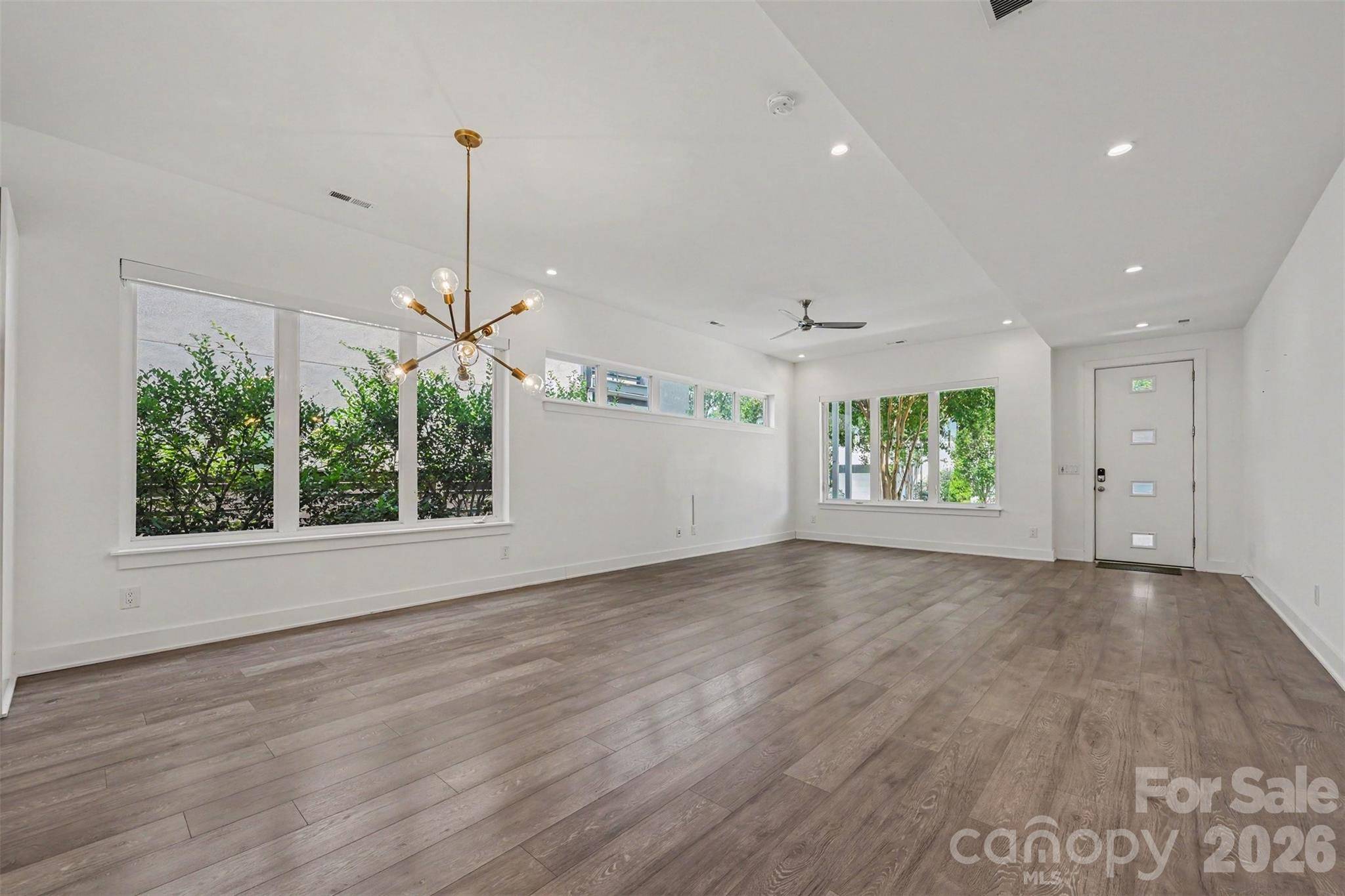 1243 Realta DR, Charlotte, NC 28211