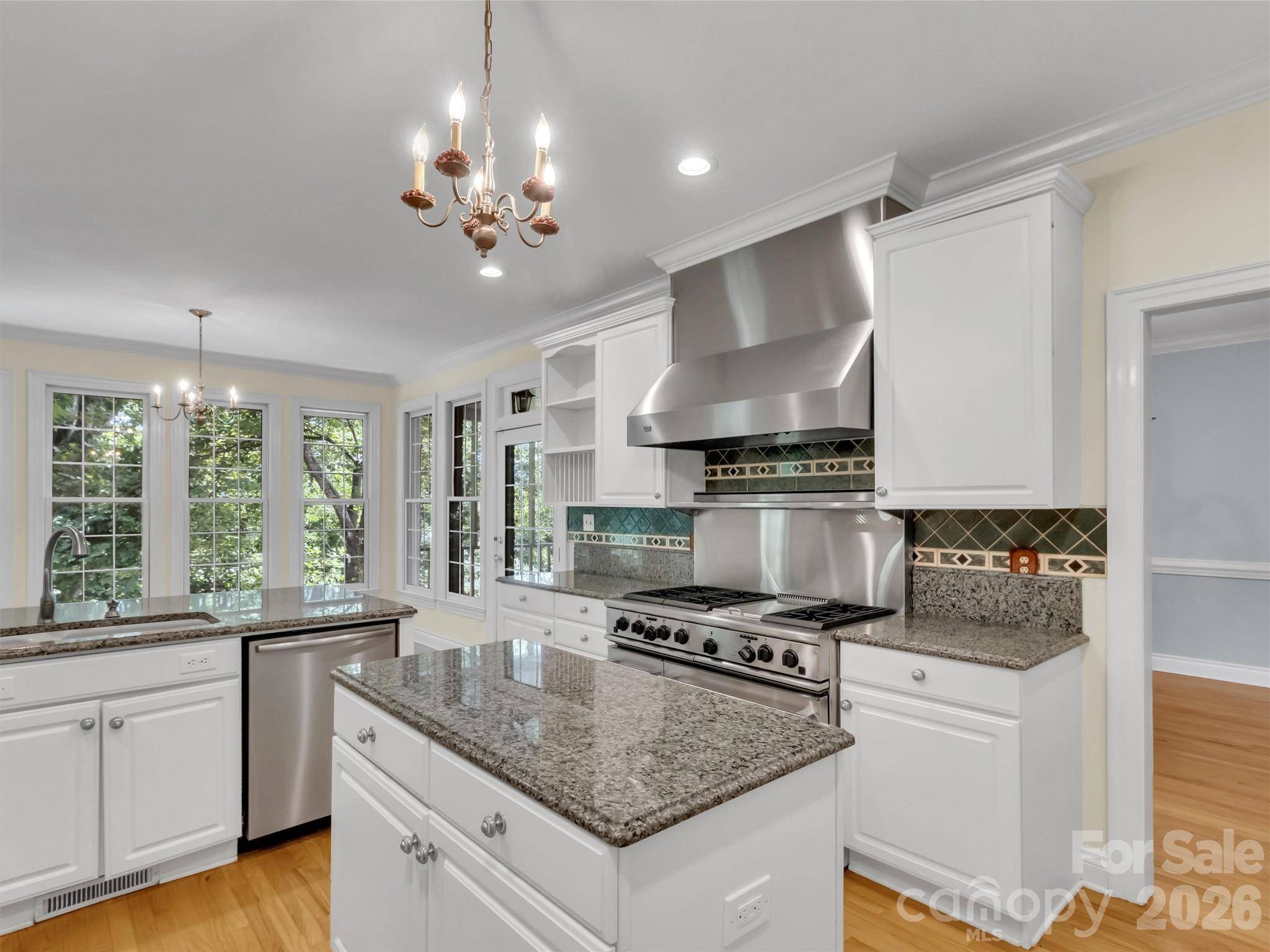 9 Hickory RDG, Fletcher, NC 28732