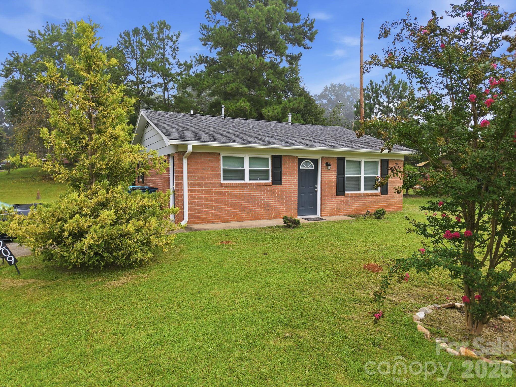 209 Roberson RD, Forest City, NC 28043