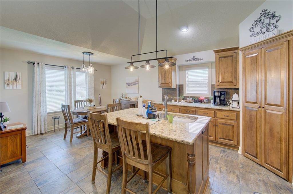 13305 N Copper Ridge DR, Platte City, MO 64079