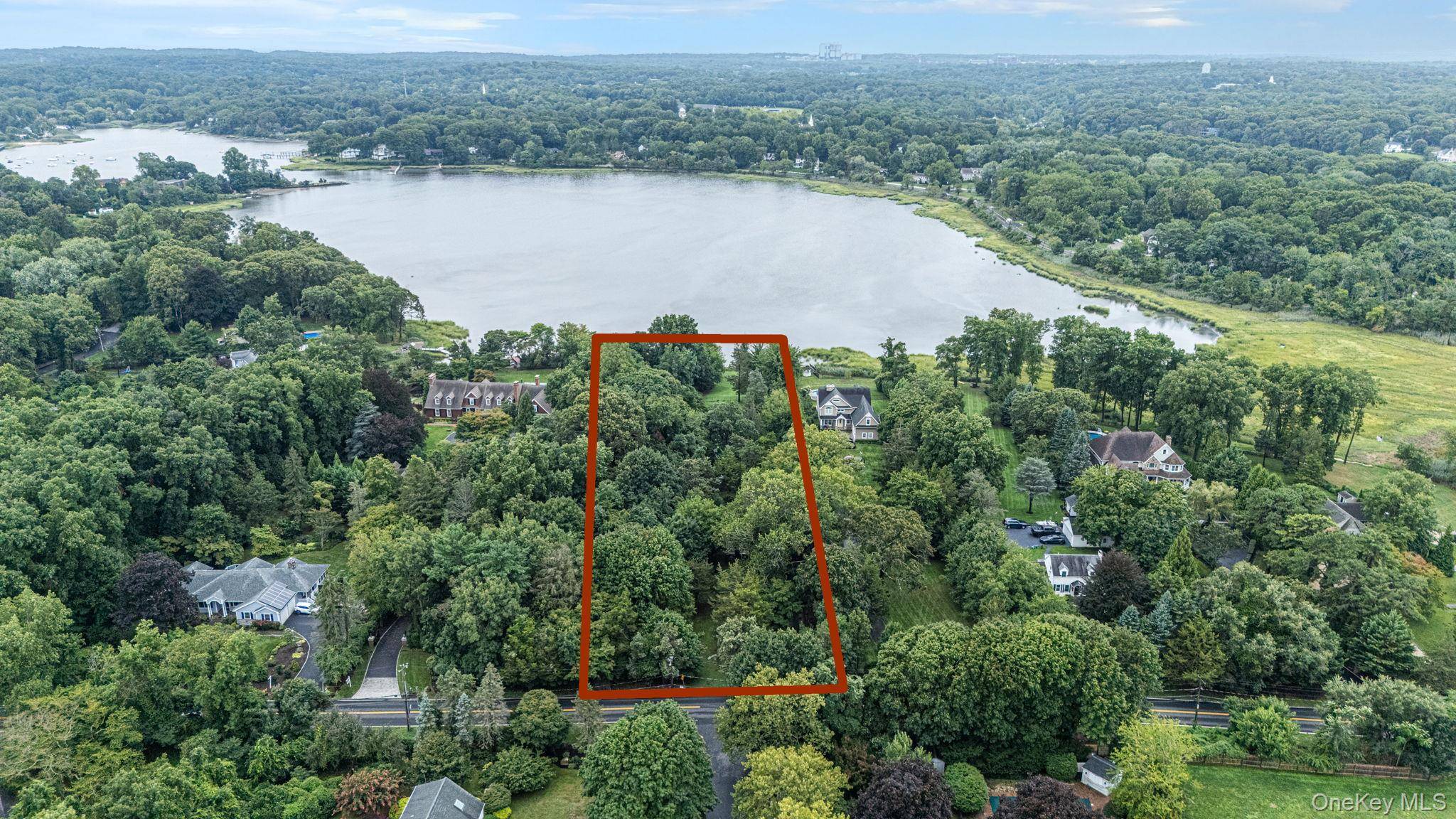 59 Dyke RD, Setauket, NY 11733
