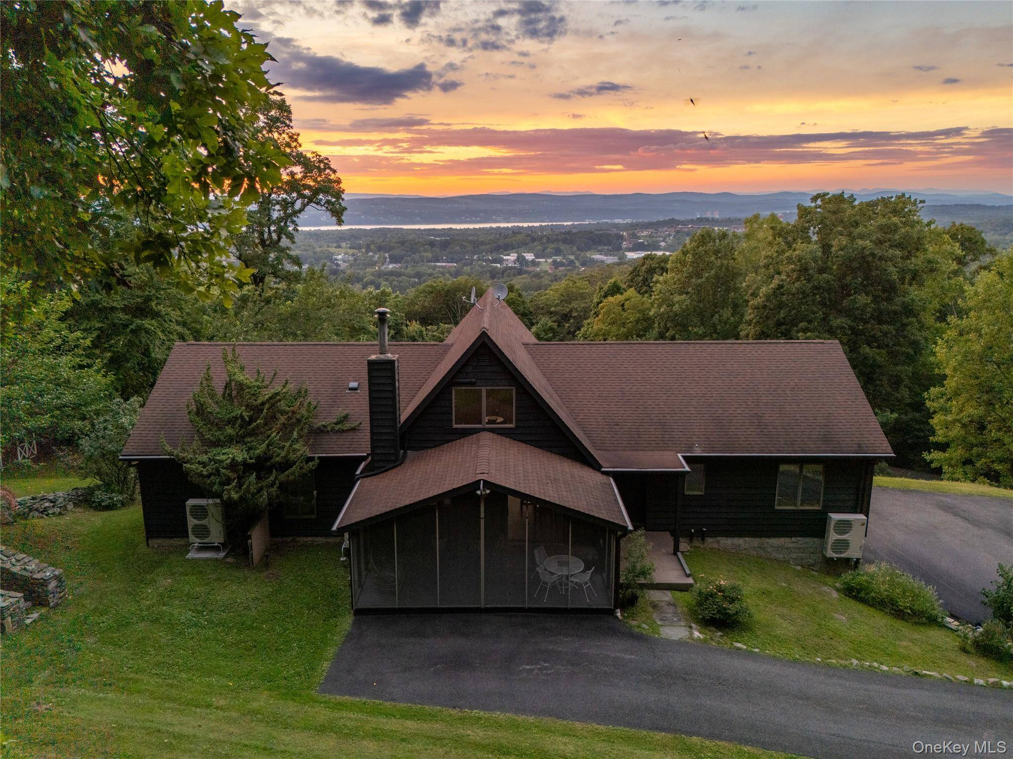 36 Blue Grass LN, Beacon, NY 12508
