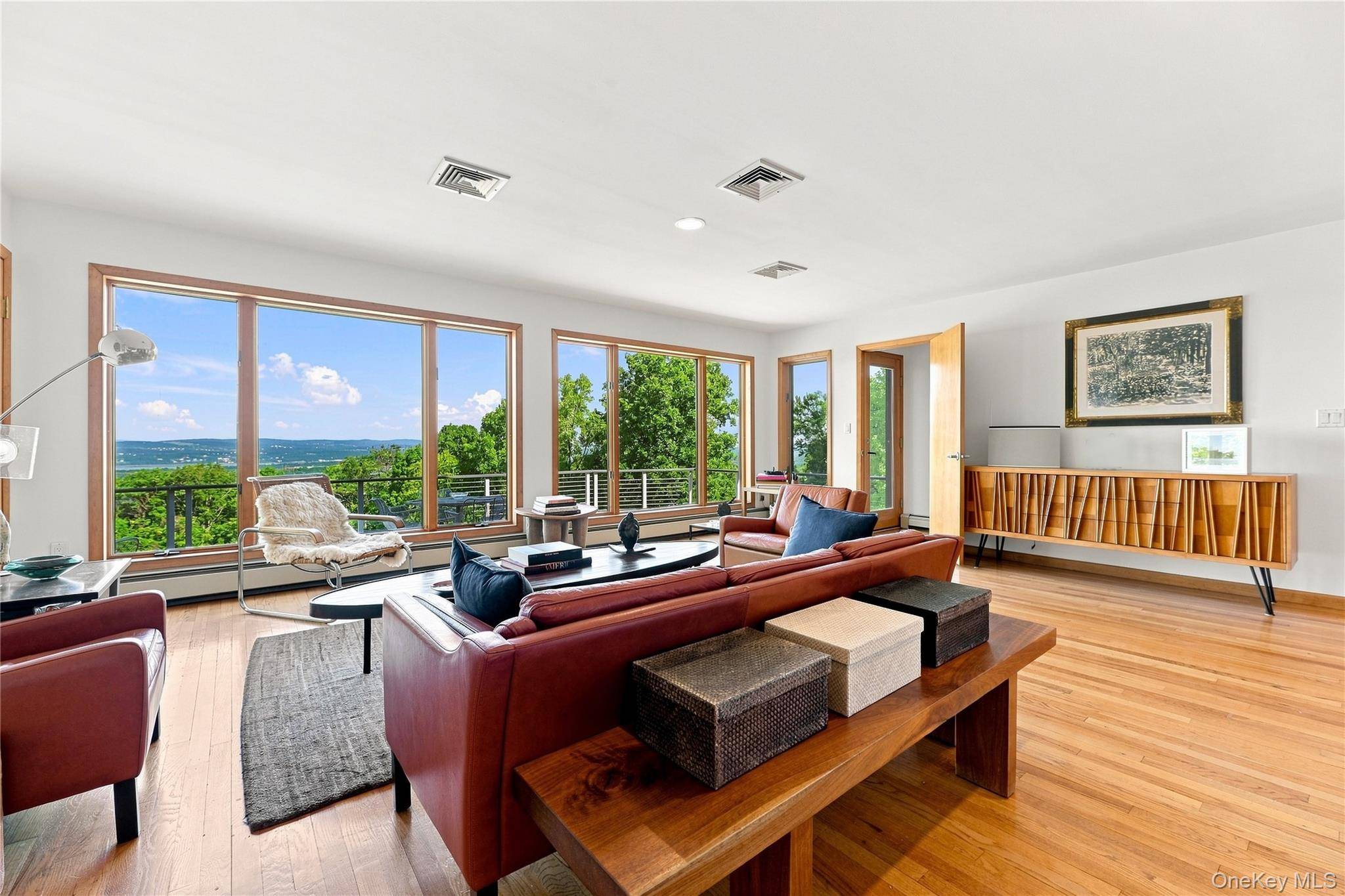 36 Blue Grass LN, Beacon, NY 12508