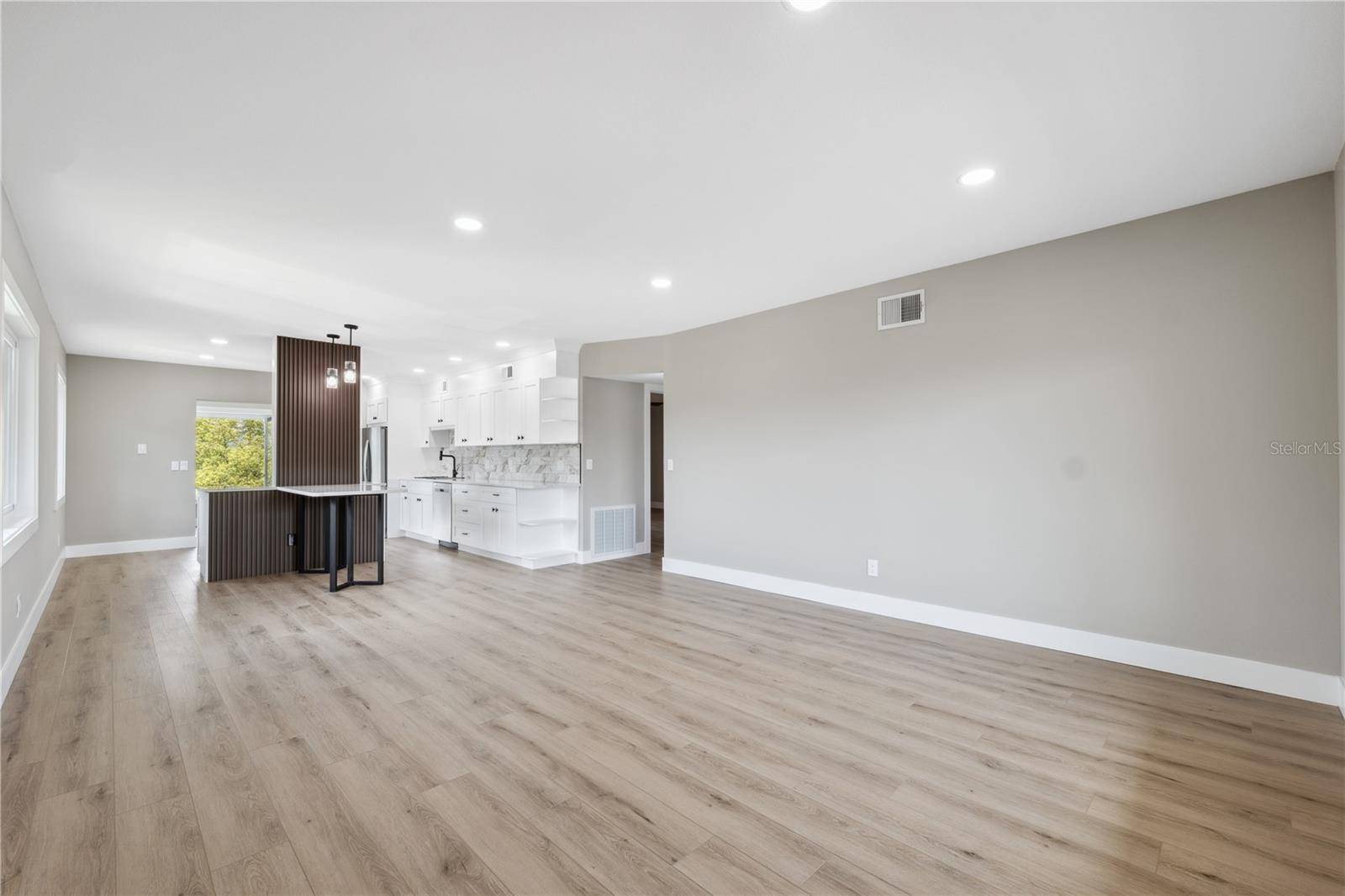 2072 AUSTRALIA WAY W #42, Clearwater, FL 33763
