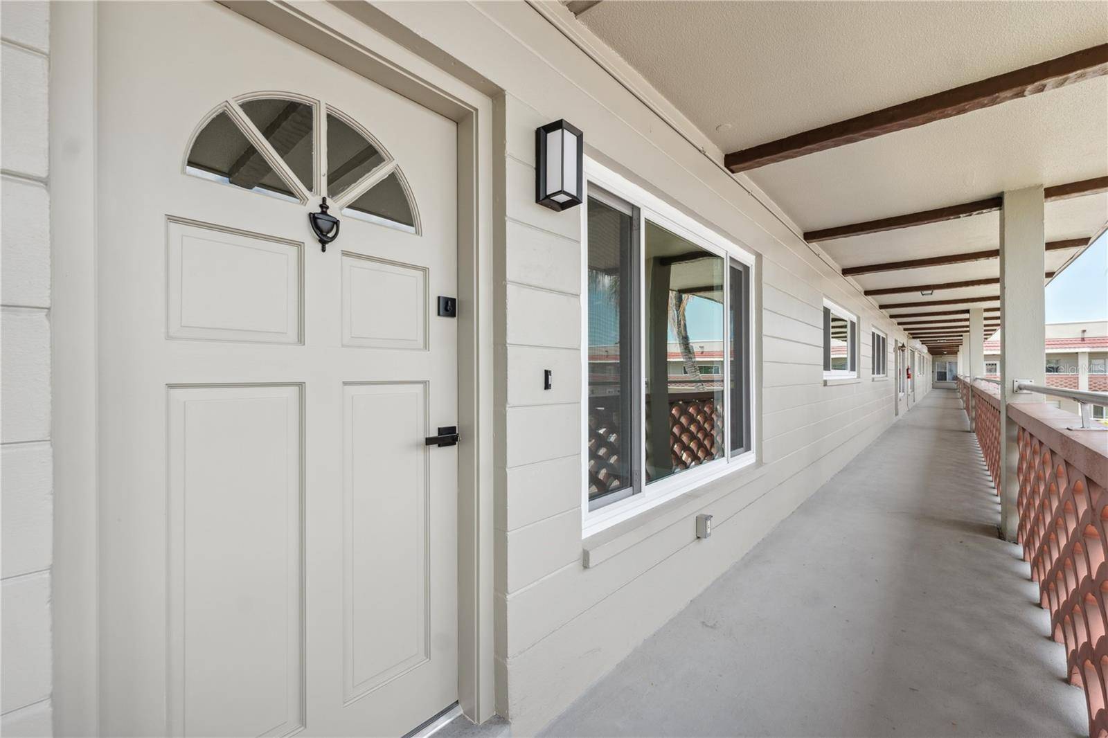 2072 AUSTRALIA WAY W #42, Clearwater, FL 33763