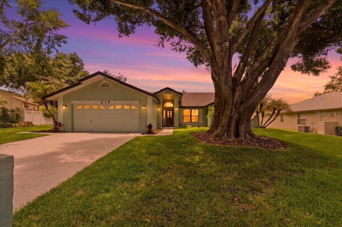 218 LAKE HARTRIDGE DR NW, Winter Haven, FL 33881