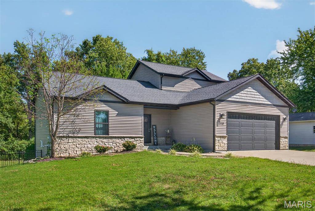 210 Montgomery ST, Troy, IL 62294