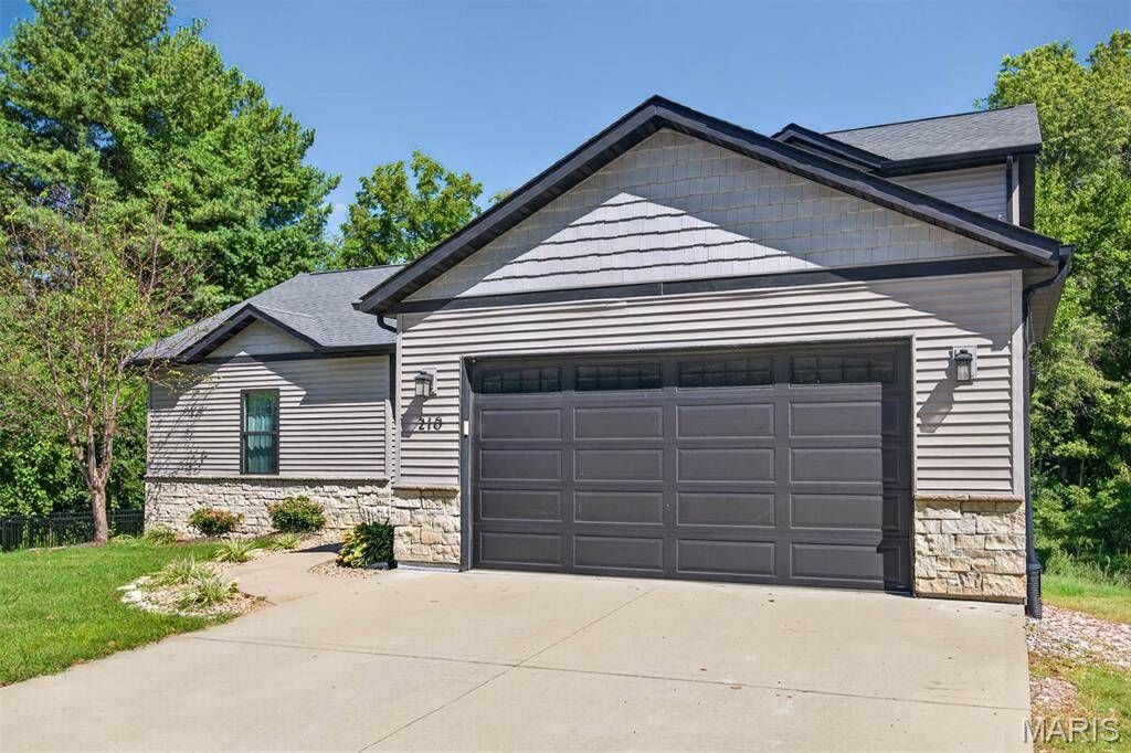210 Montgomery ST, Troy, IL 62294