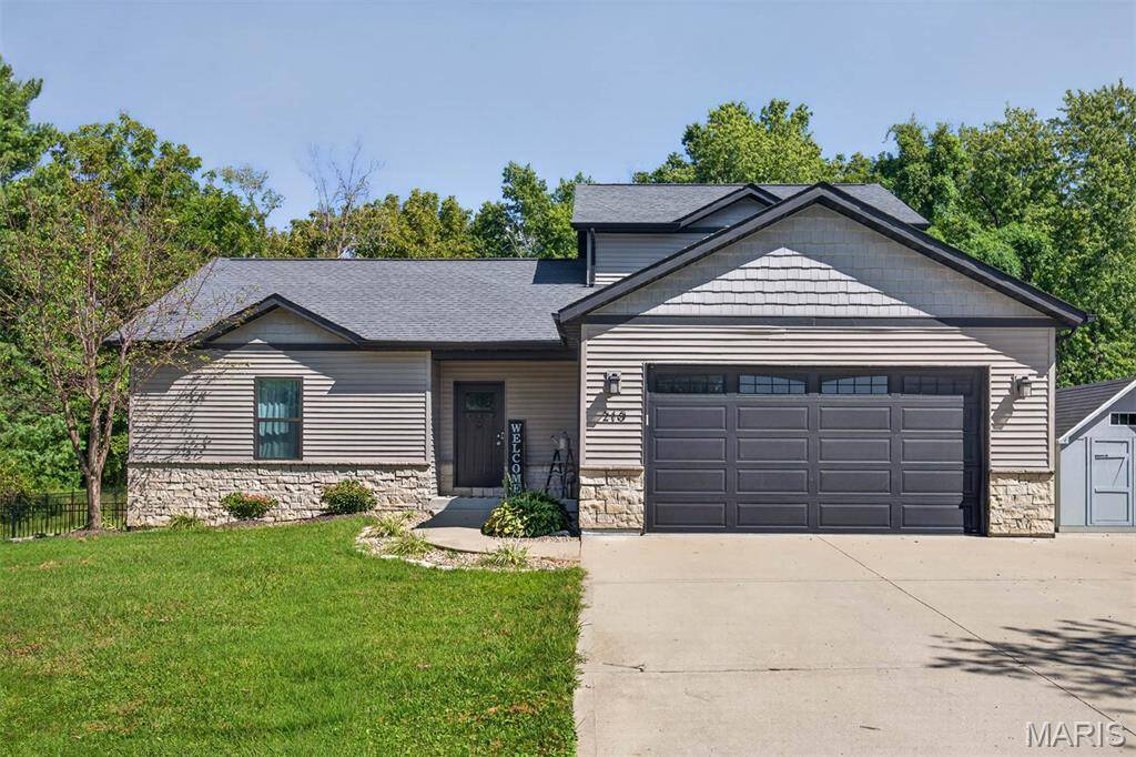 210 Montgomery ST, Troy, IL 62294
