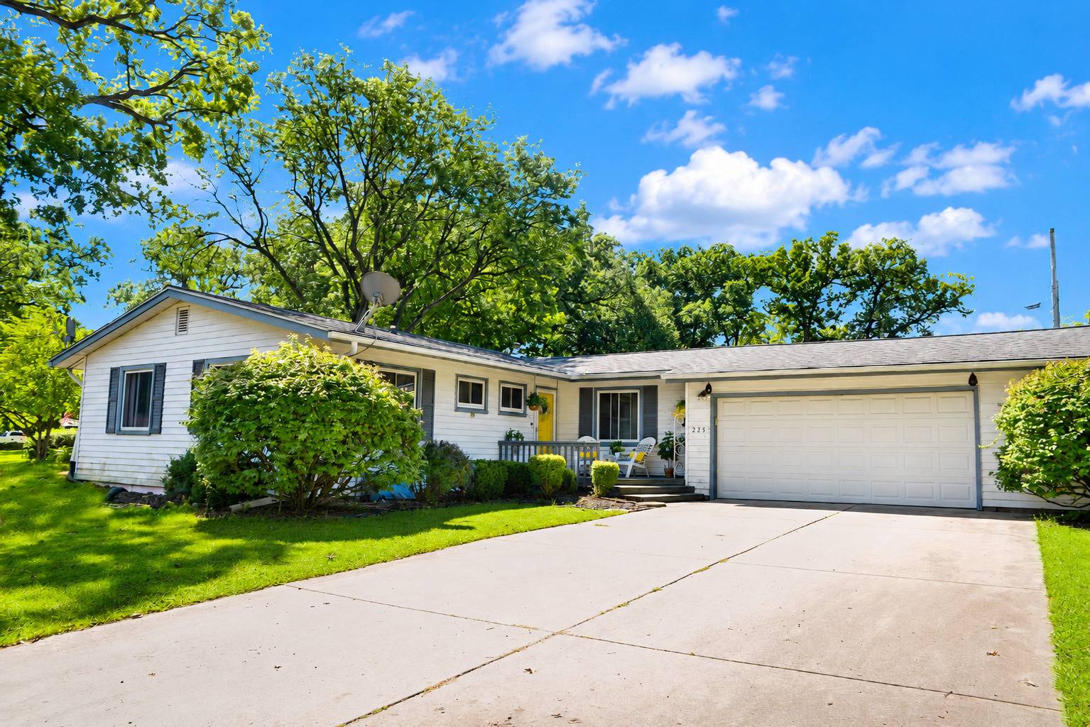 225 Forest Park PL, Ottawa, IL 61350