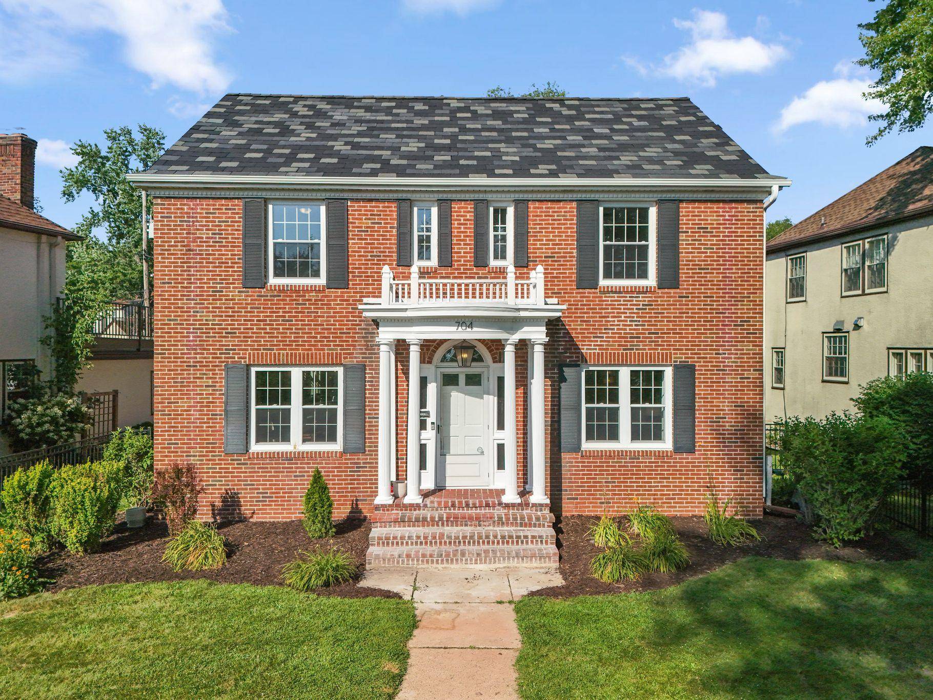 704 E Minnehaha Pkwy, Minneapolis, MN 55417