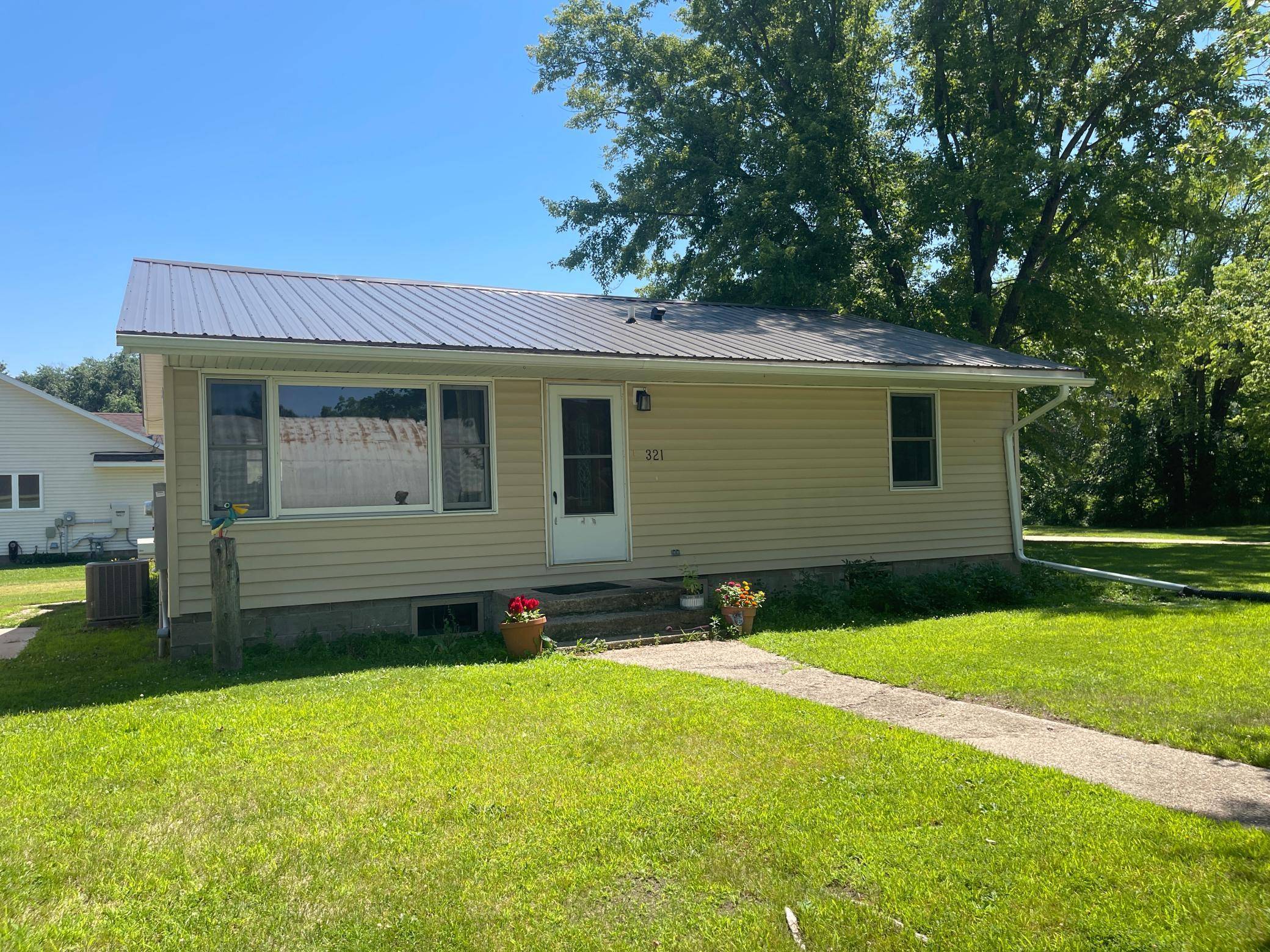 321 W Michigan ST W, Lake City, MN 55041