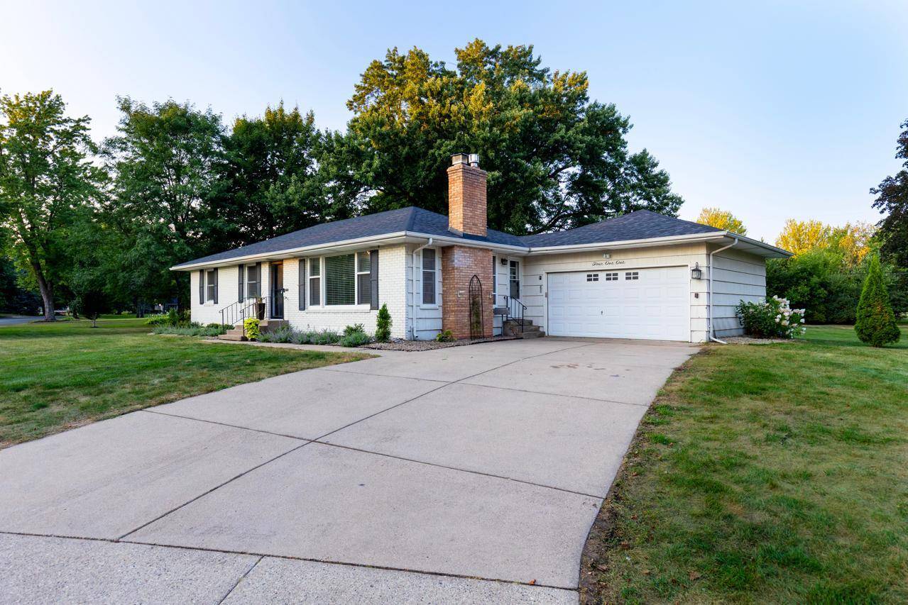 411 Hazel LN, Hopkins, MN 55343