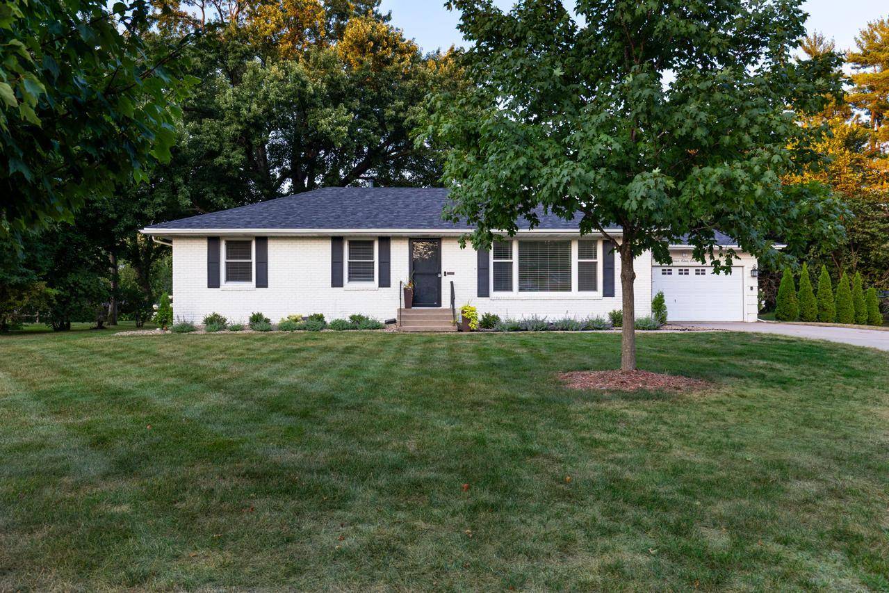 411 Hazel LN, Hopkins, MN 55343