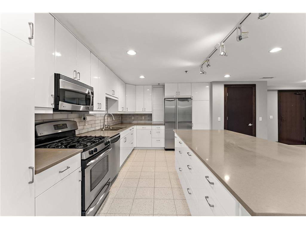 214 4th ST E #213, Saint Paul, MN 55101