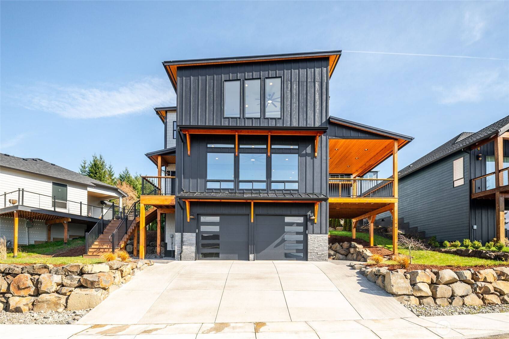 120 Victoria CIR, Kalama, WA 98625