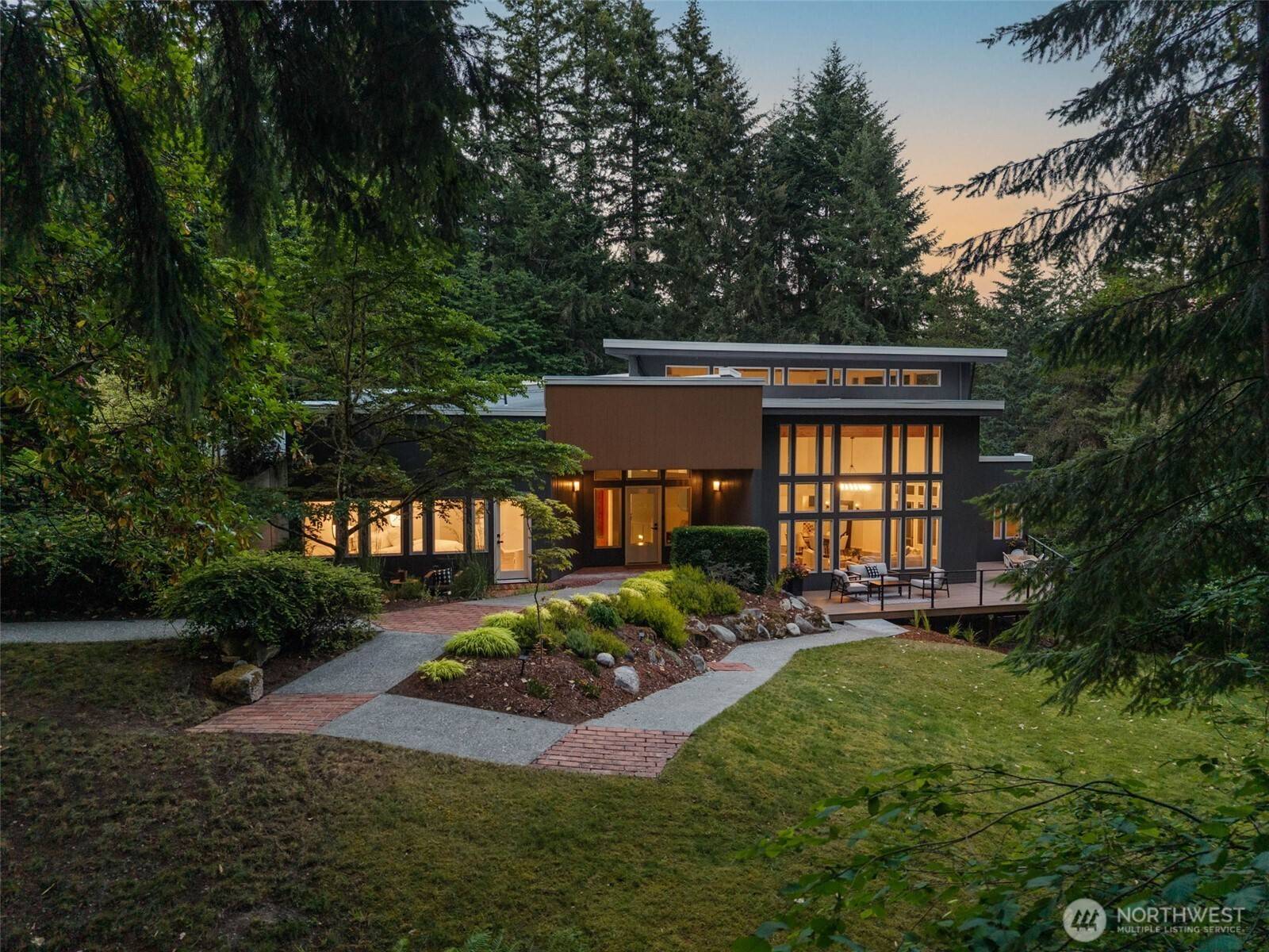 4456 Pinto CT NE, Bainbridge Island, WA 98110