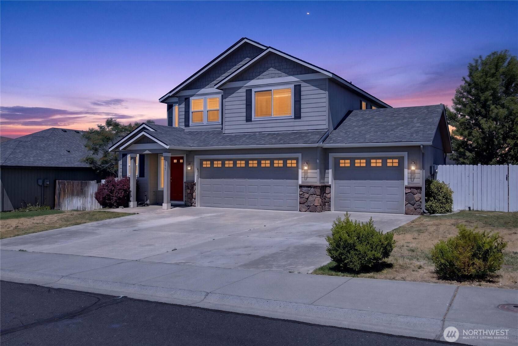 807 7th AVE NE, Ephrata, WA 98823