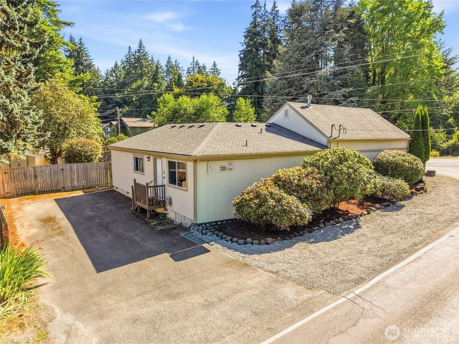 1954 Division ST NW, Olympia, WA 98502