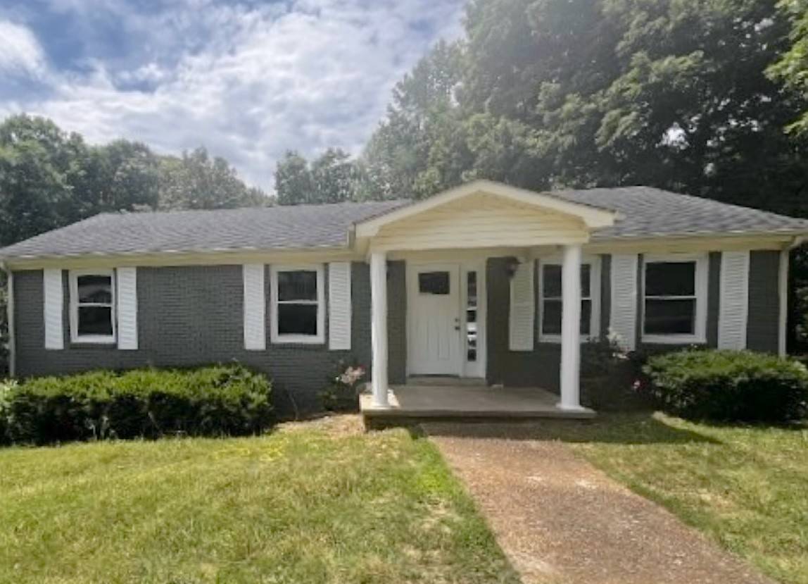 630 Lakeview Cir, Tennessee Ridge, TN 37178
