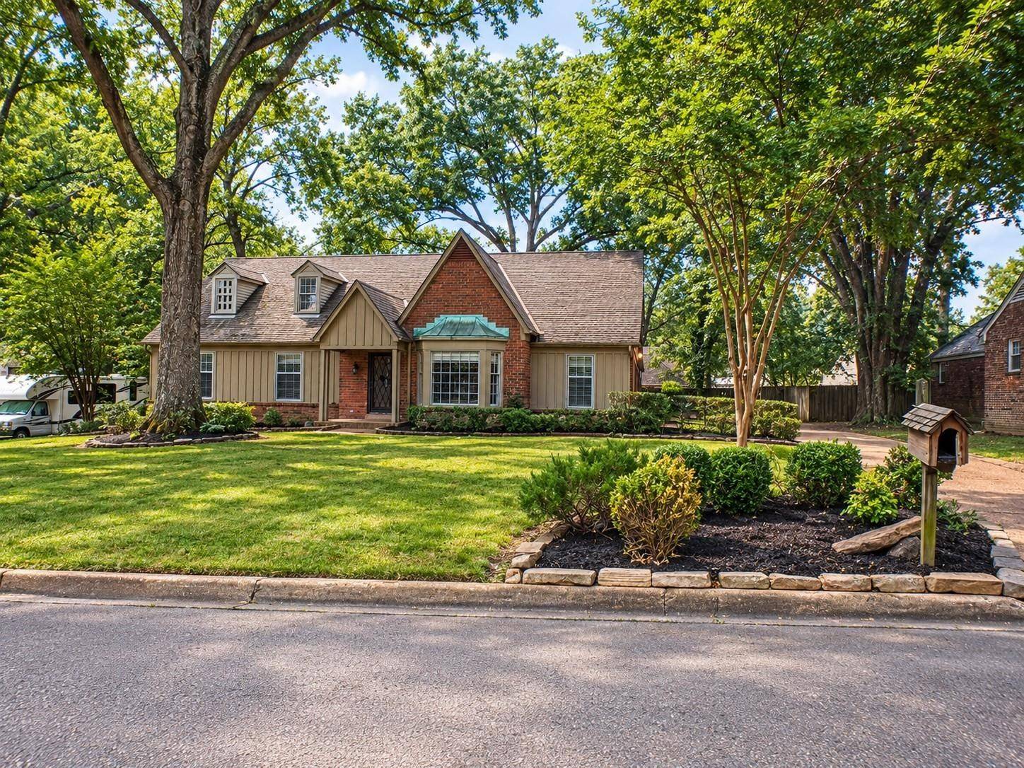 7685 S MCHENRY CIR, Germantown, TN 38138
