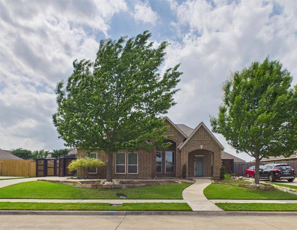 921 Mill Pond Drive, Midlothian, TX 76065