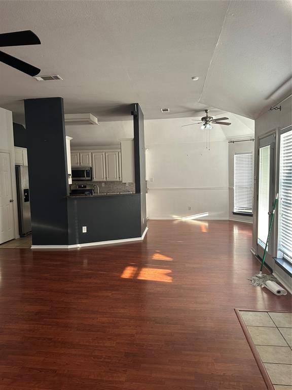 806 Boxwood Drive, Lewisville, TX 75067