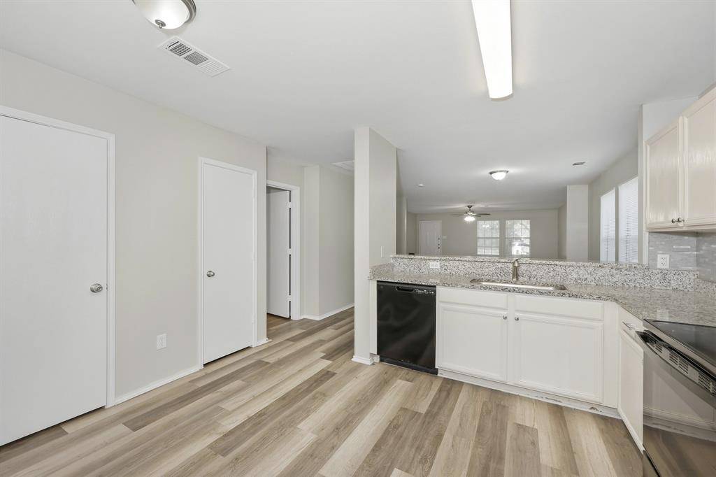 3075 Saint Nicholas Drive, Dallas, TX 75233
