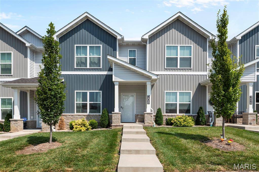208 W State ST, O'fallon, IL 62269