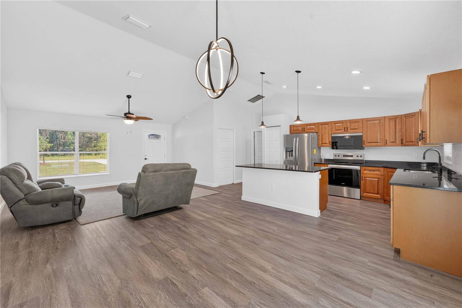 138 FISHER RUN, Ocklawaha, FL 32179
