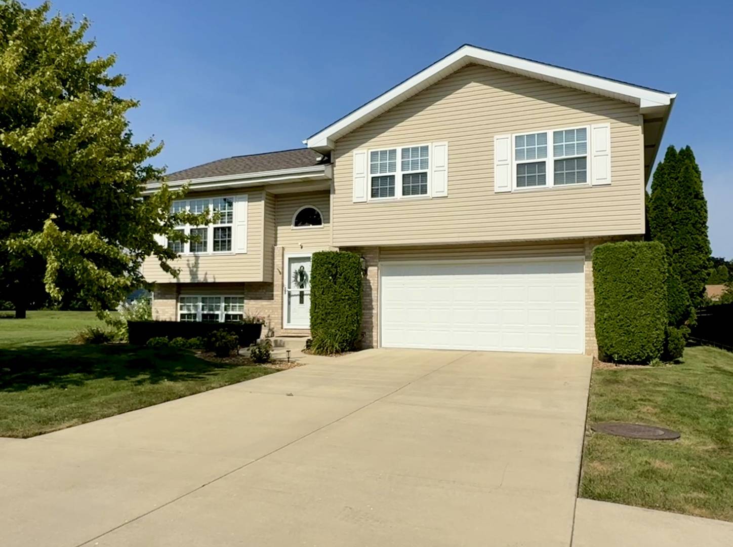 684 Cherokee DR, Bourbonnais, IL 60914