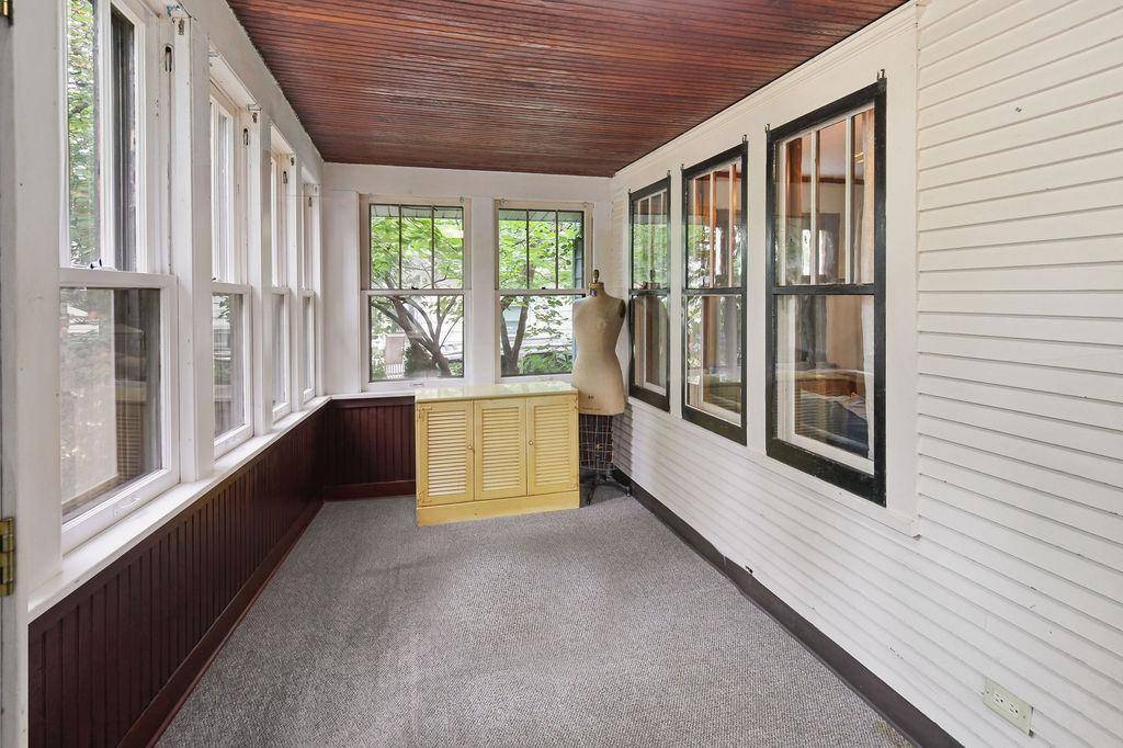 1024 Western AVE N, Saint Paul, MN 55117