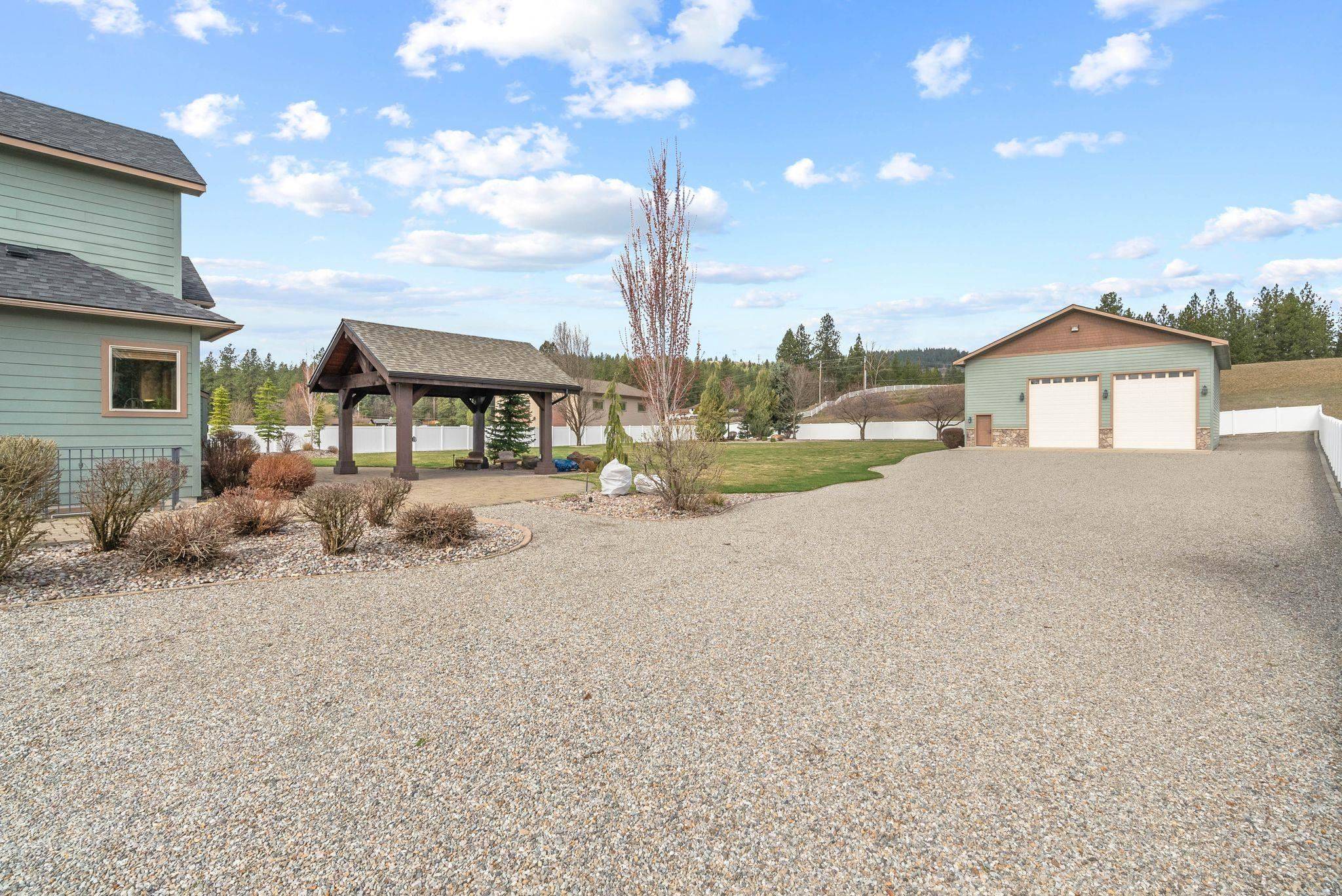 20303 E Happy Trails Ln, Otis Orchards, WA 99027