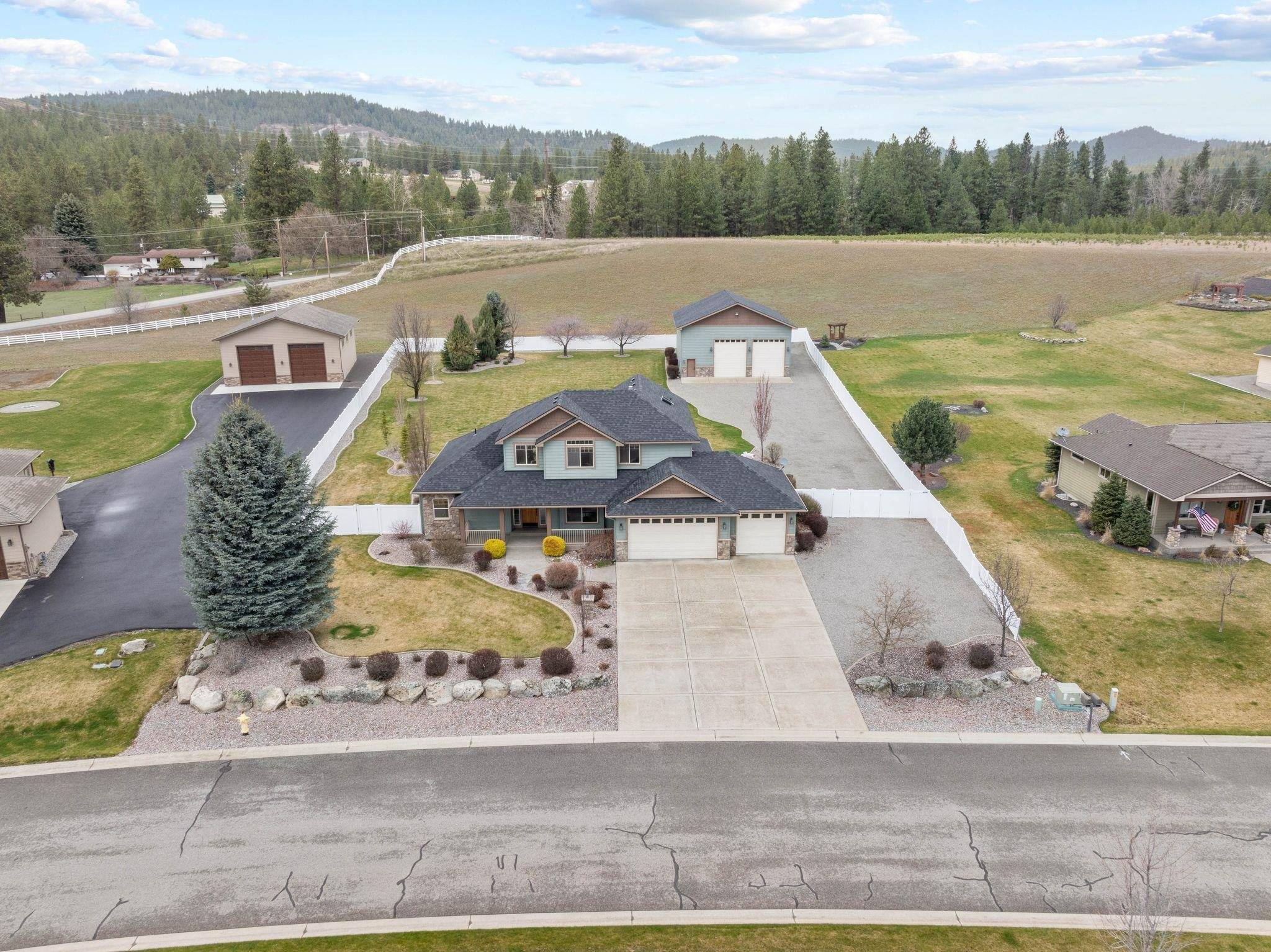 20303 E Happy Trails Ln, Otis Orchards, WA 99027