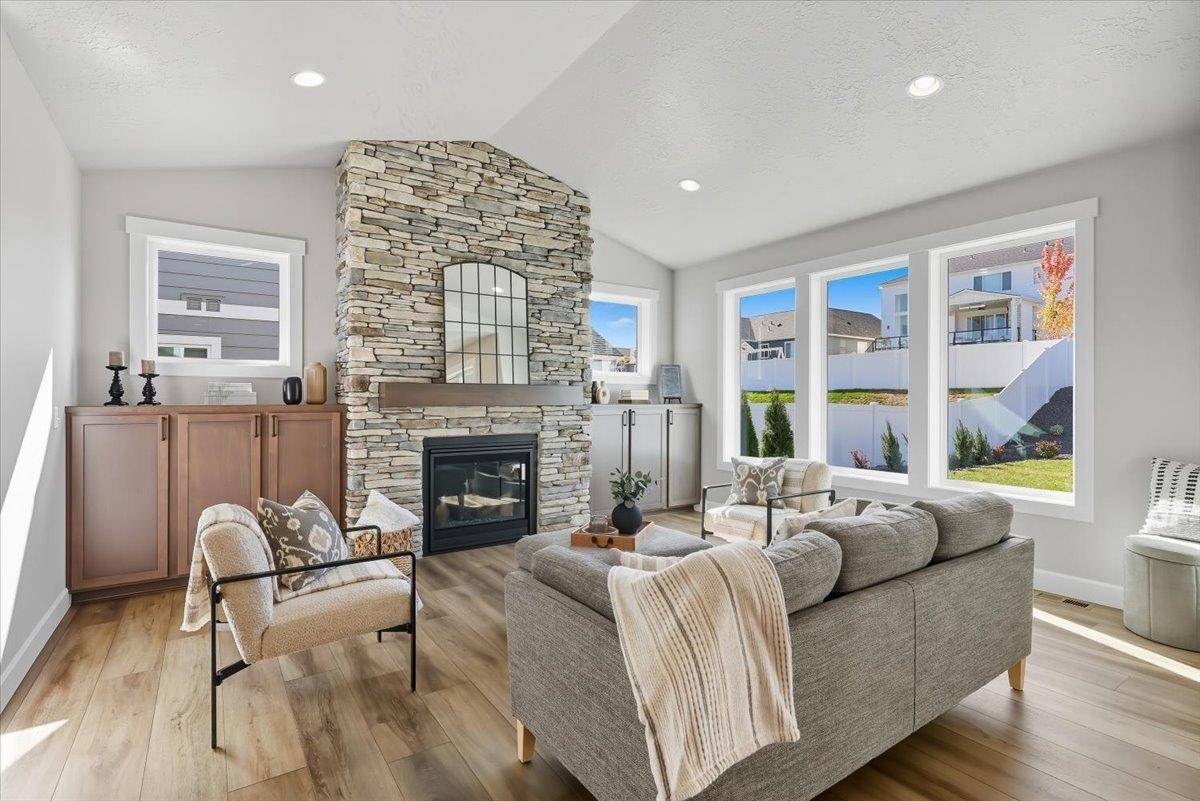 18066 E Wind Rose Ct, Greenacres, WA 99016