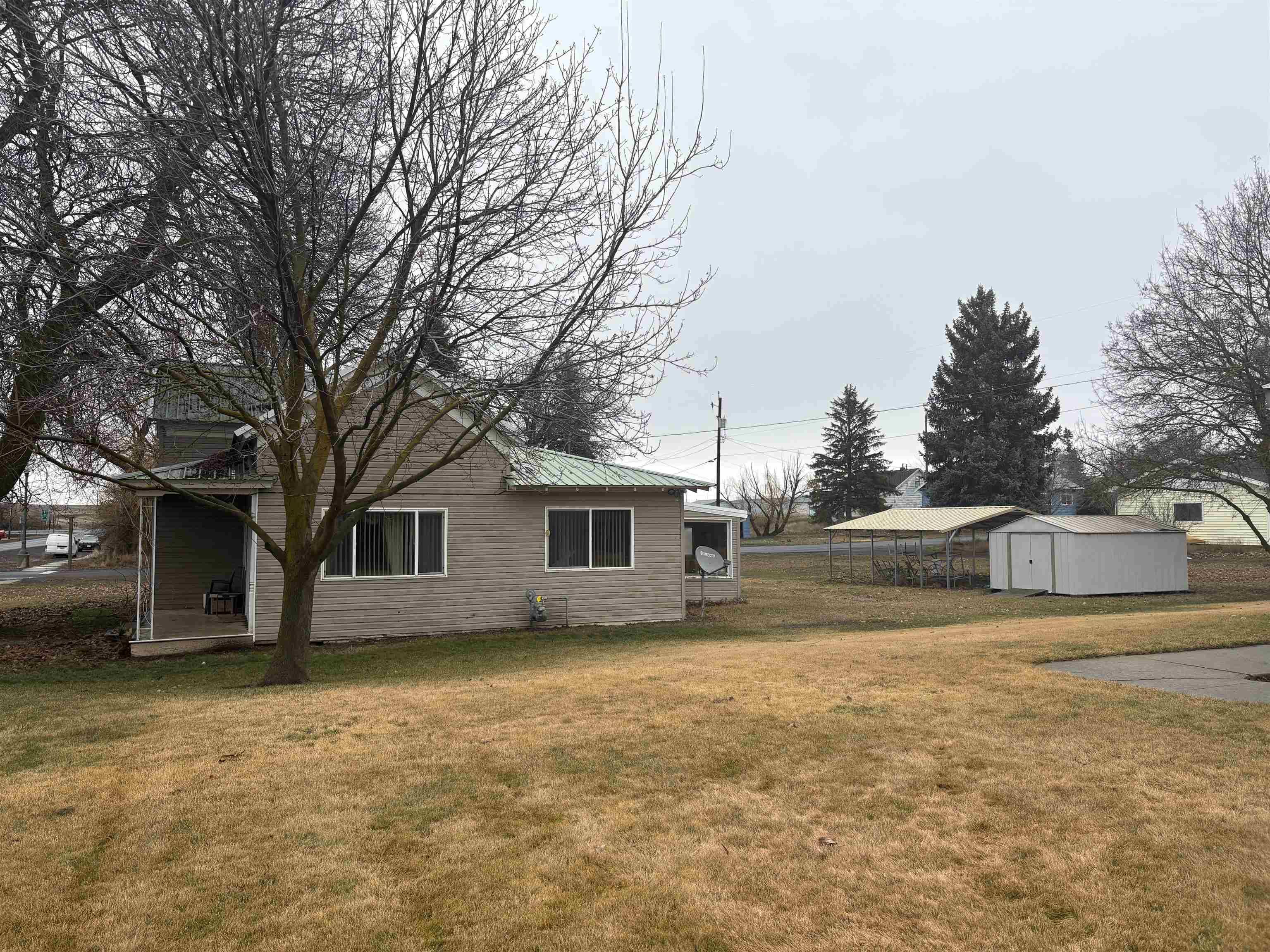 208 N 3rd St, Harrington, WA 99134