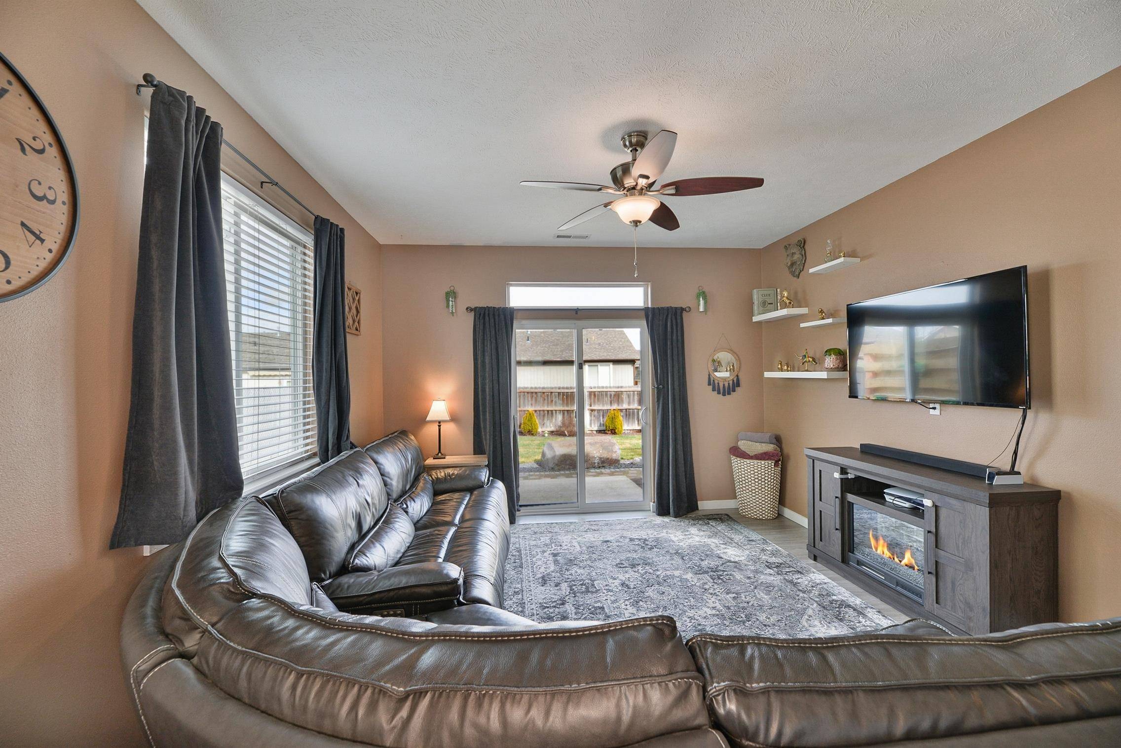 17615 E 3rd Ln, Greenacres, WA 99016