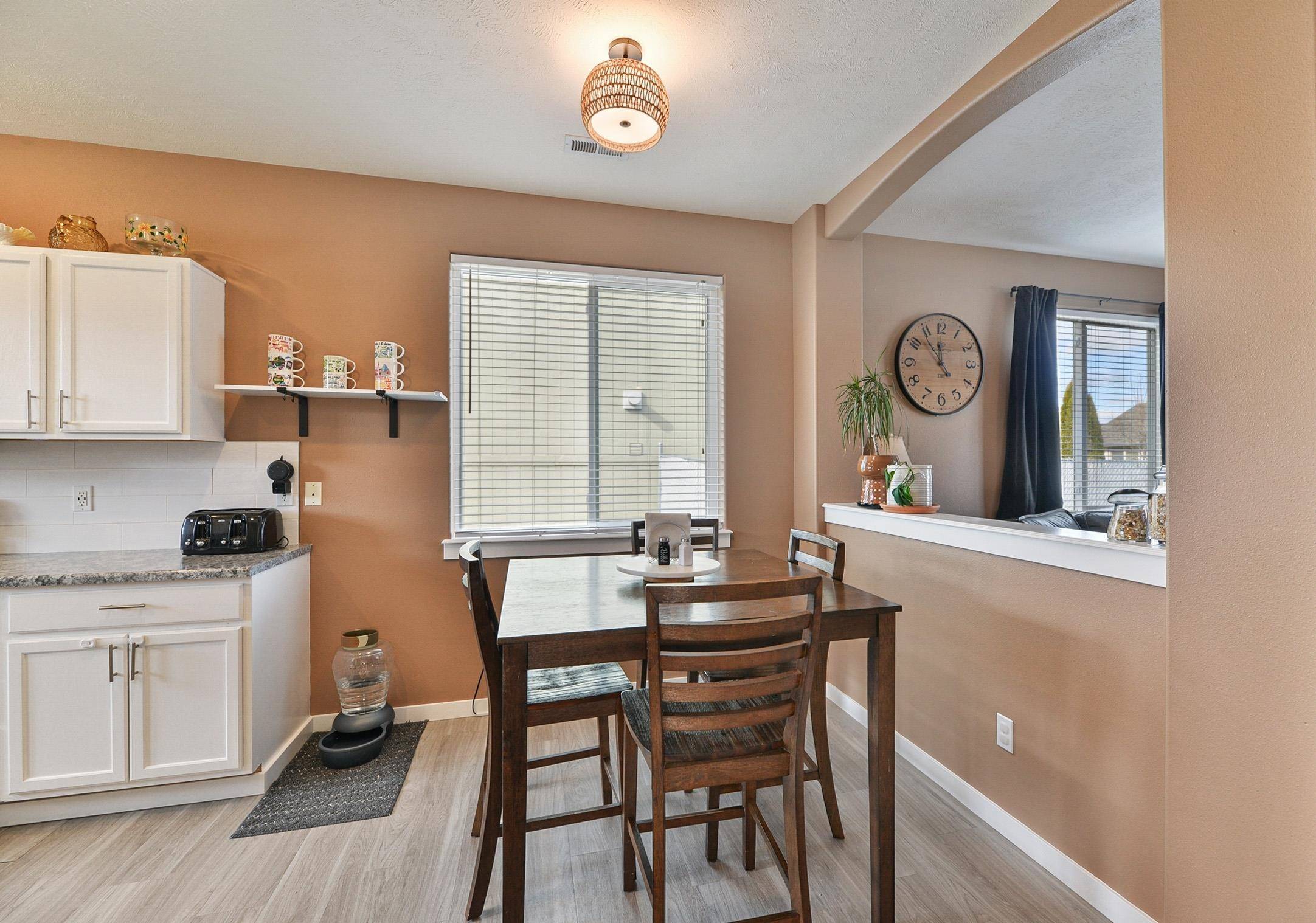 17615 E 3rd Ln, Greenacres, WA 99016