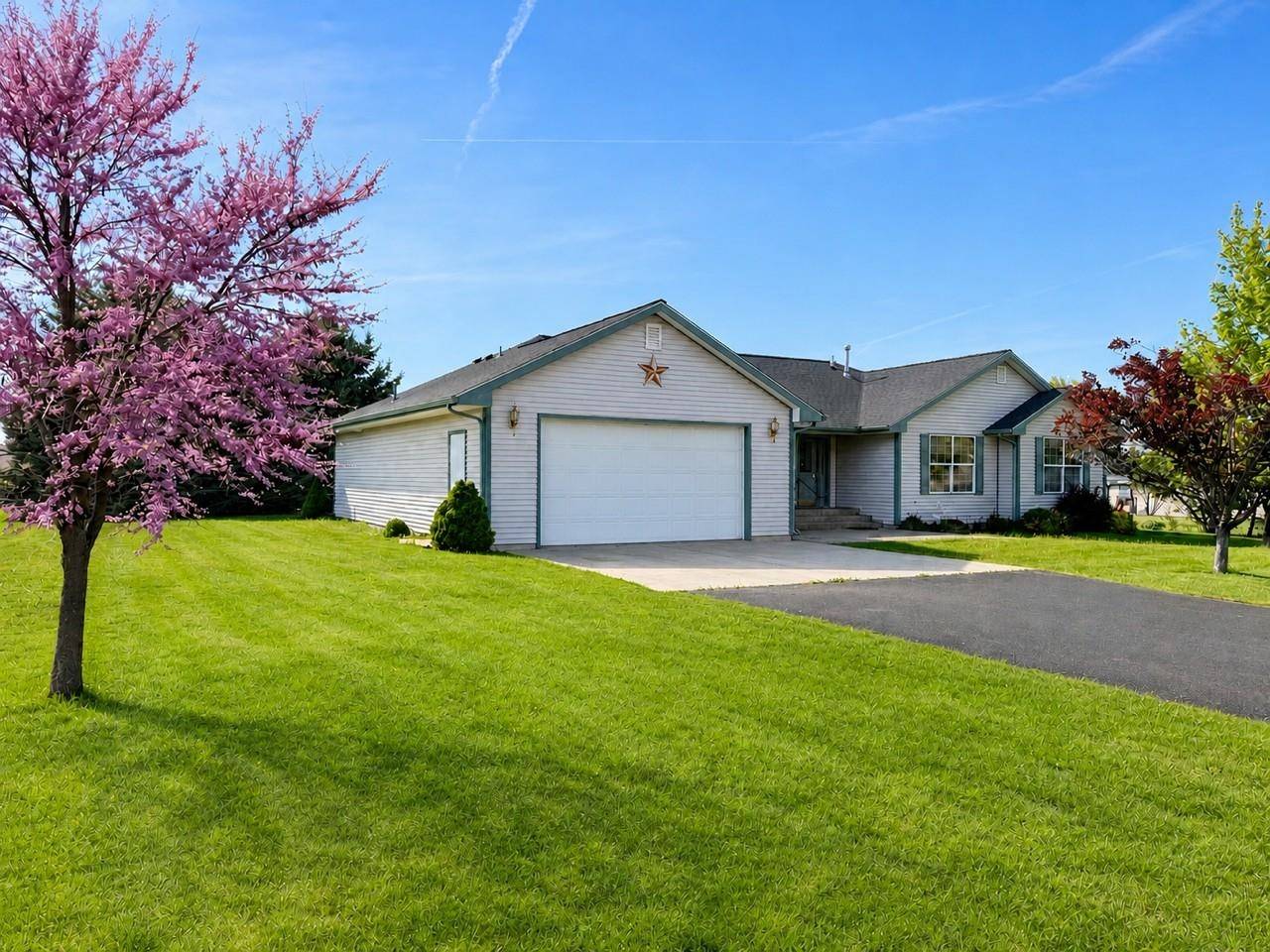 1 N Heglar Ln, St John, WA 99171