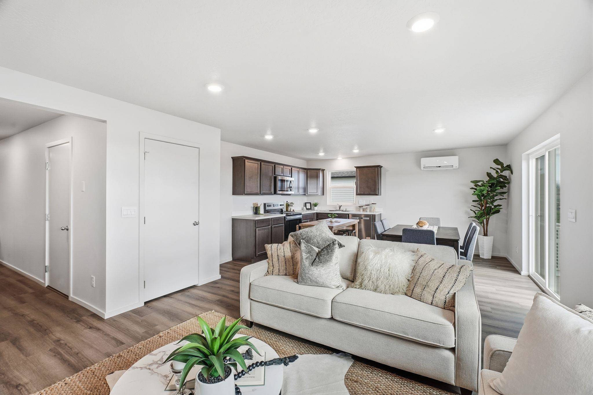 1012 E K St, Deer Park, WA 99006