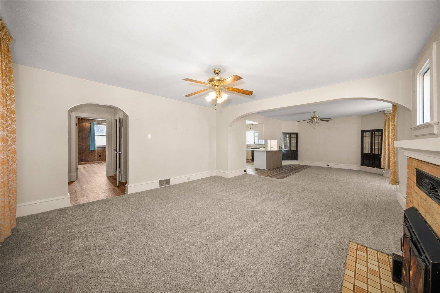 111 N 2nd St, Harrington, WA 99134