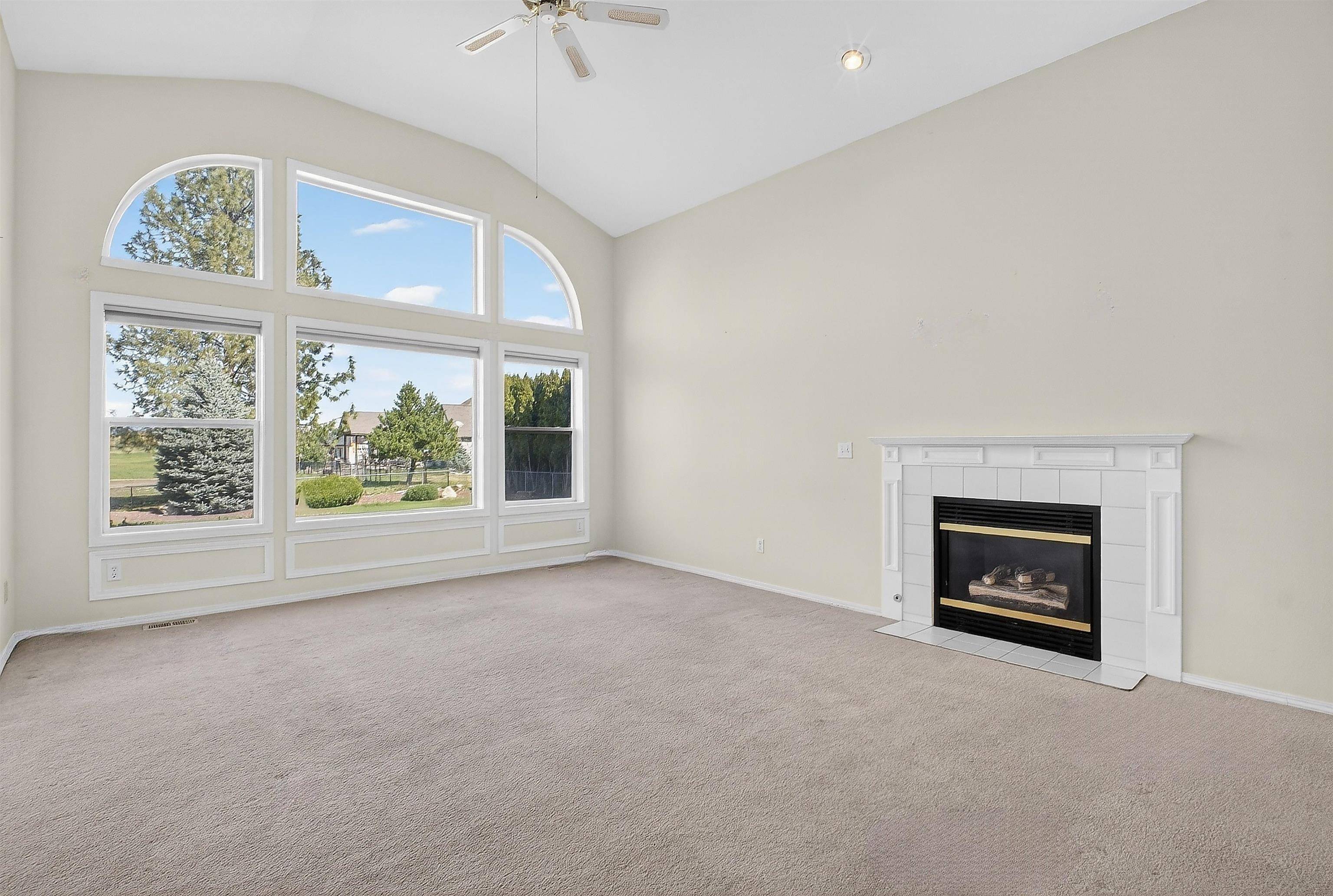 1613 E 6th St, Deer Park, WA 99006