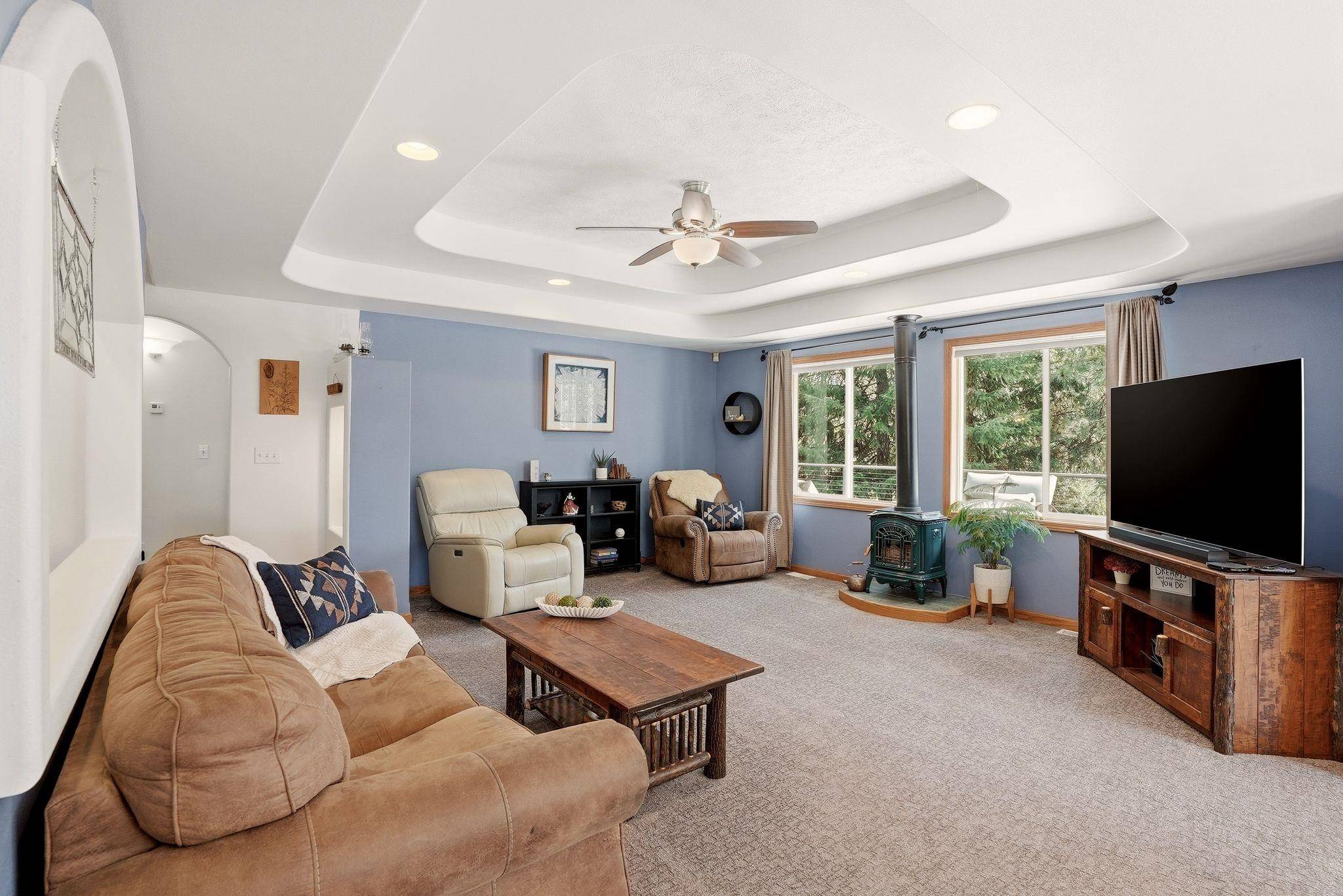 3216 E Rocky Ridge Ave, Chattaroy, WA 99003
