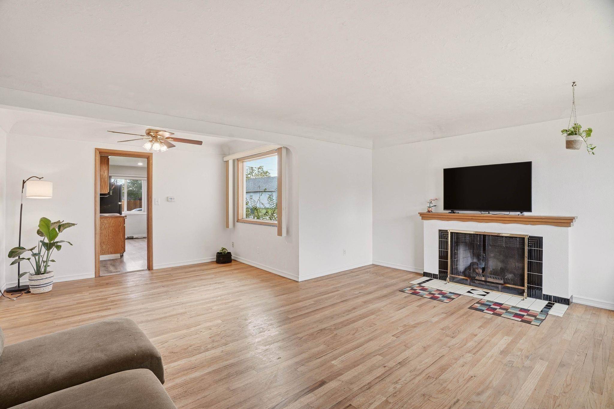 2304 E E Sanson Ave, Spokane, WA 99217