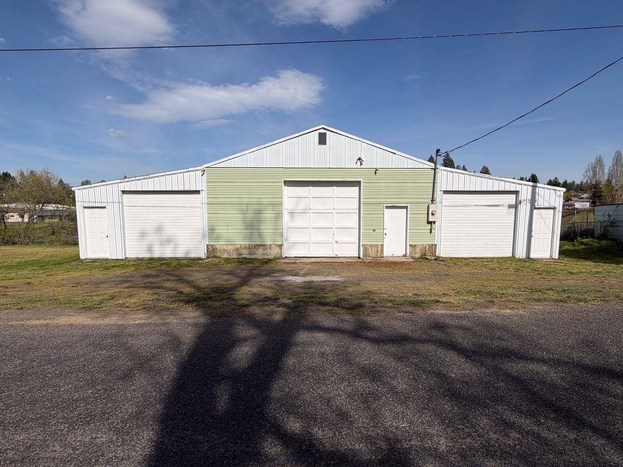 107 S River St, Rockford, WA 99030